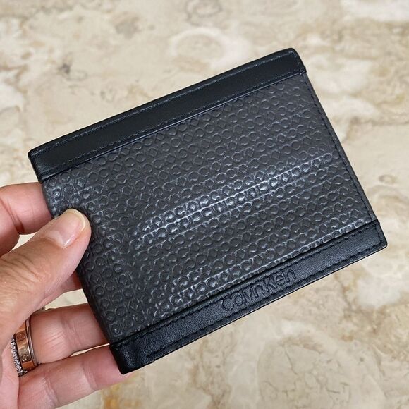NWOT Calvin Klein Leather Compact RFID Protection Bifold Wallet - Picture 3 of 9